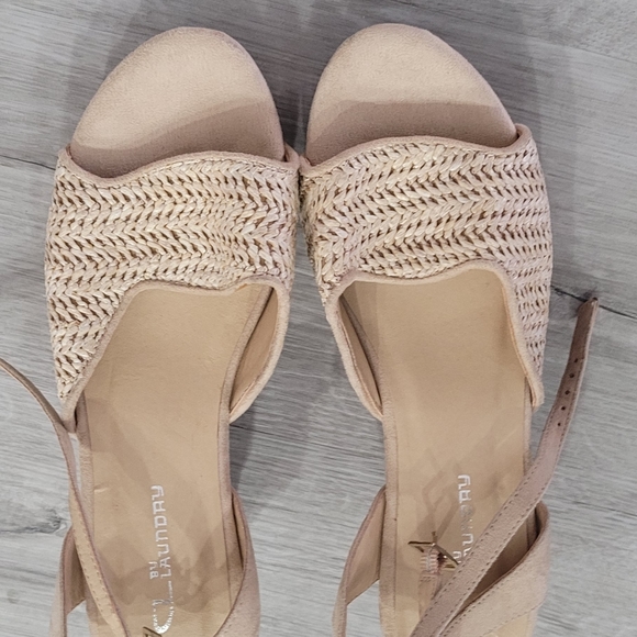 Women's Clogs - Picture 15 of 16